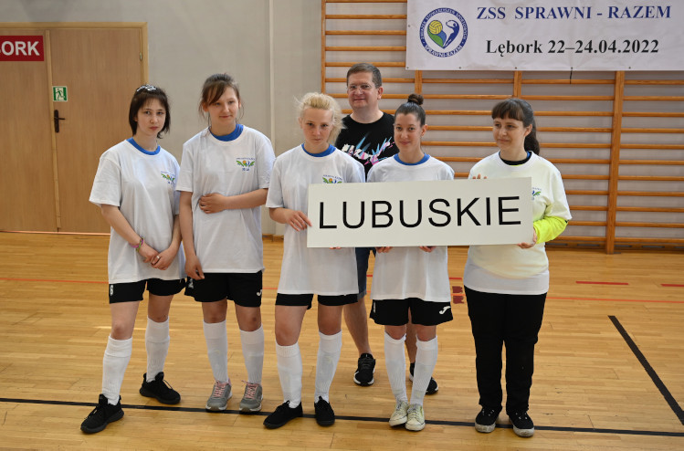 Ilustracja do informacji: Młode piłkarki z SOSW w Żaganiu walczyły z najlepszymi w kraju 